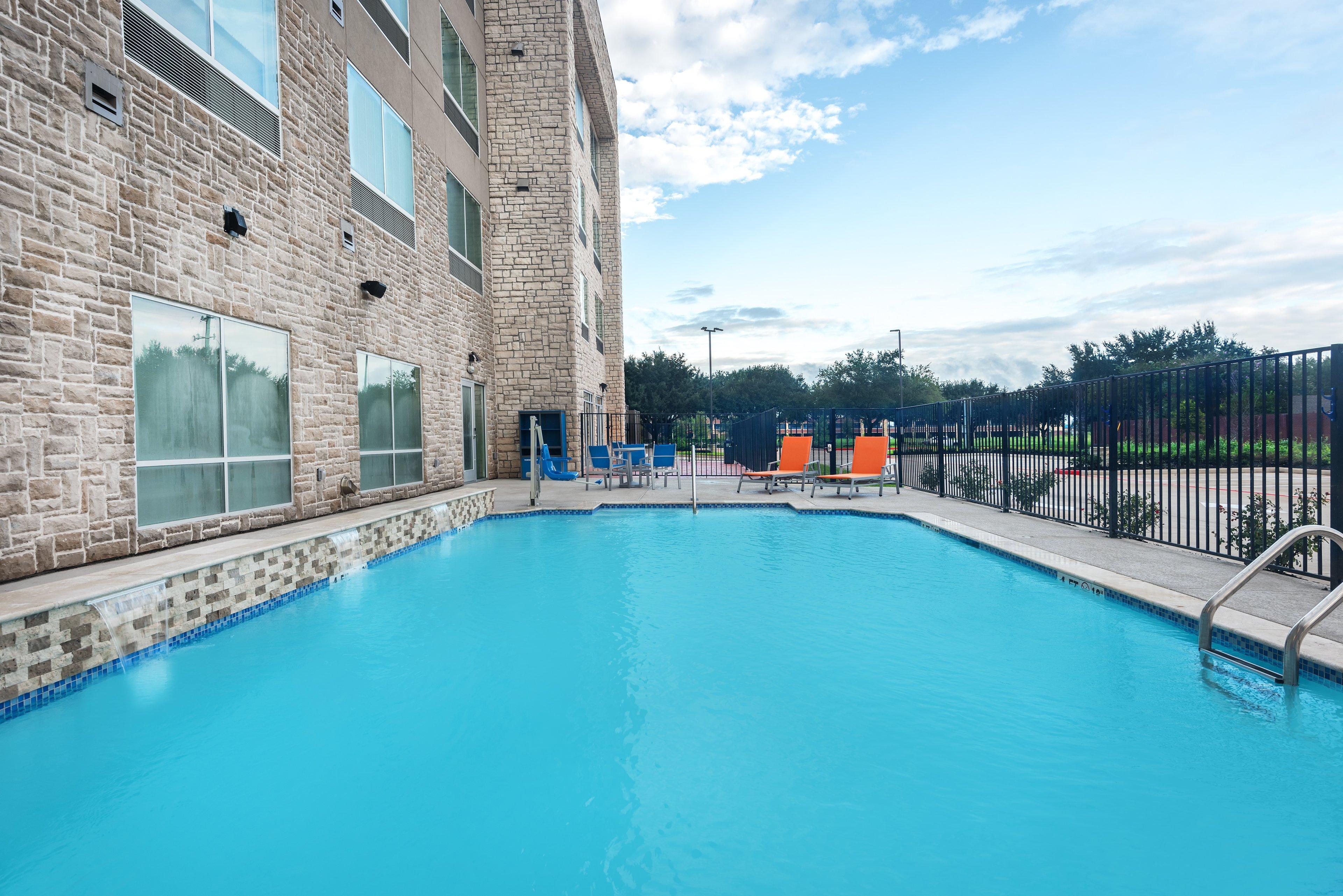 Holiday Inn Express & Suites- Sugar Land Se - Missouri City By Ihg Exterior photo